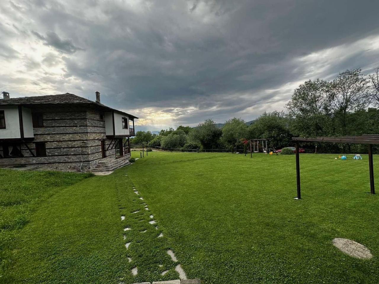 Leshten Guest Homes Exterior foto